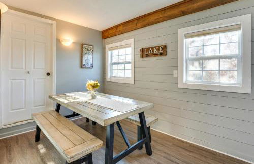 Lake Views and Community Perks Cape Fair Apartment! - Foto 12