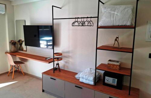 Aelia Luxury Apartments & Pool - Photo 29