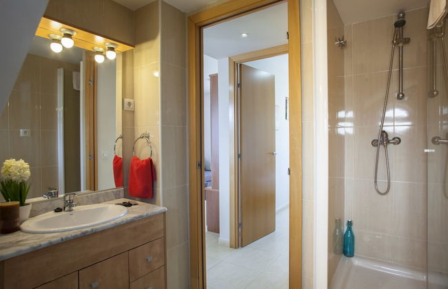 Velor Apartments - Photo 30