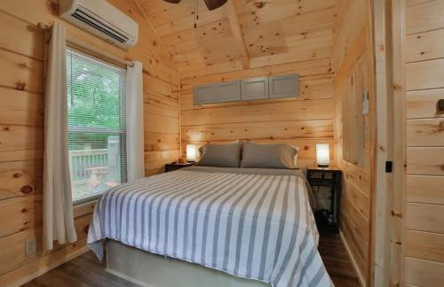 Lena Cabin Wooded Tiny Cabin - Hot Tub - Foto 12