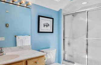 Lake house w/ indr pool and jacuzzi - Foto 42