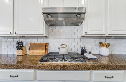 GAMEROOM, King Beds, Movie Projector, Heated Saltwater Pool, Golf and Games! - Foto 39