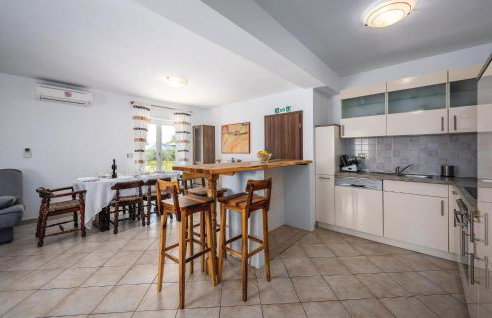 Gorgeous Home In Buje With Kitchen - Foto 19