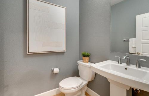 Elegant and Spacious Retreat with Yard in Woodland! - Foto 28