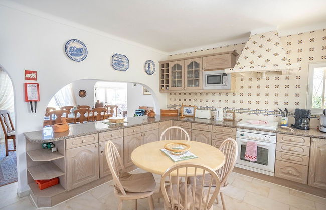 Silver Beautiful 4 Bedroom Vila Just Steps TO TH - Foto 3