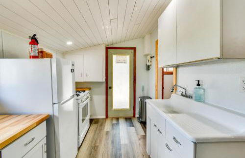 Steps to Houghton Lake Cabin with Fire Pit! - Foto 9