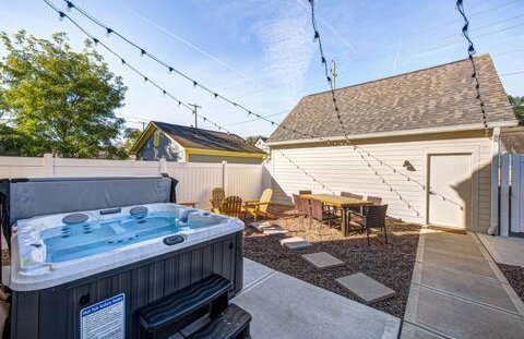 Stylish Getaway with Hot Tub-Near Downtown Indy-Family Friendly - Foto 57