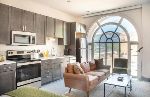 Deer District Studio Apt - One Block from Fiserv & Baird - Foto 2