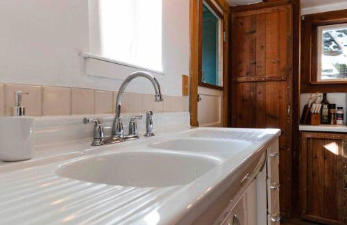 Where We Roam Log Cabin with Mountain Views - Foto 17