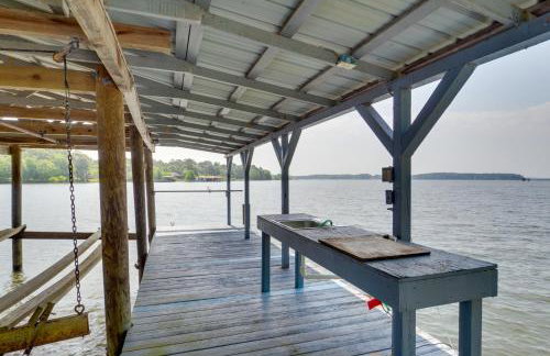 Beautiful Toledo Bend Retreat with Private Dock - Foto 29
