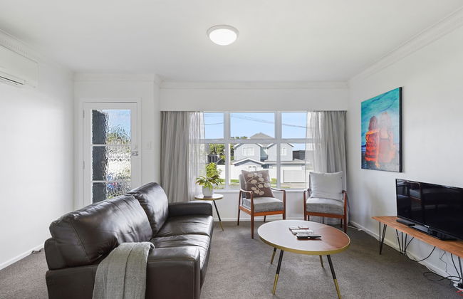 Renovated Takapuna 2BR Apt - Parking - Foto 1