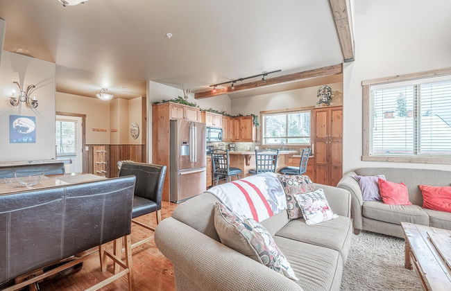 Trapper's Lodge 4 Bd W/great View, Private Hot Tub - Photo 12