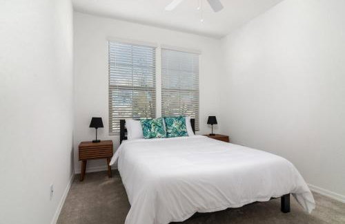 Stylish & Bright Gem ~ King/Queen Beds ~ Backyard! - Foto 22