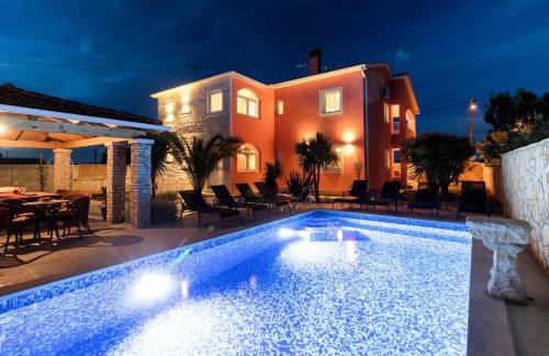 Modern Mediterreanean Villa by villatinapula - Foto 39