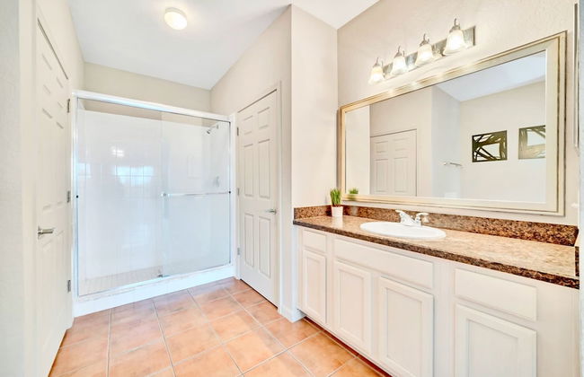 2BR Condo - Pool and Hot Tub - Near Disney - Photo 14