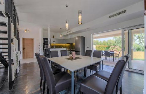 Awesome Home In Brtonigla With Sauna - Photo 5