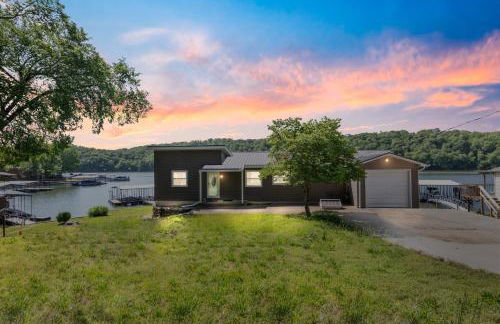 Huge Lakefront Yard, Private Dock - Amazing Views! - Foto 50