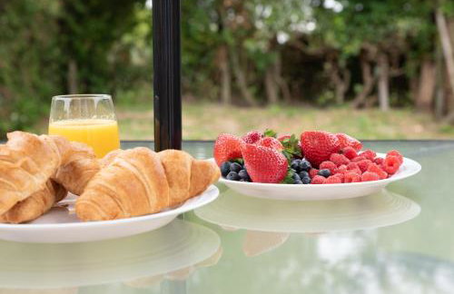 3 Bedroom House Garden Free Parking 15 min to centre 5 min to motorway - Foto 8