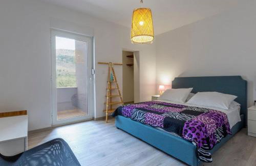 Serene Rural Villa with Pool, Sun Deck, and Children's Play Area - Five Bedroom Villa - Foto 39