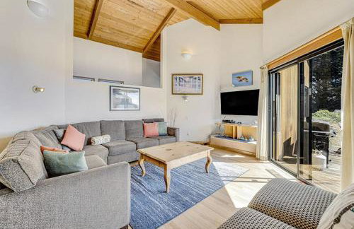 Urban Escape Compound - Photo 4