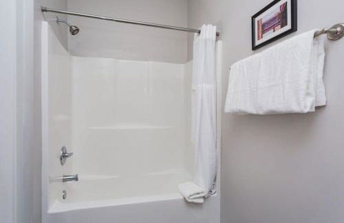 CozySuites Music Row Spacious 1BR with free parking 41 - Foto 26