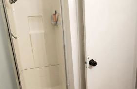 Private, Spacious, 4x Queen, 300 MBPS Internet with Backyard! - Foto 21