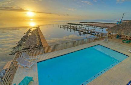Panoramic Water Views, Shared Pool, Boat Dock Bayside Lodge by Avantstay - Foto 58