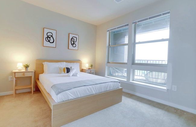 Huntington Apartments near Huntington Metro - We Host - Photo 24