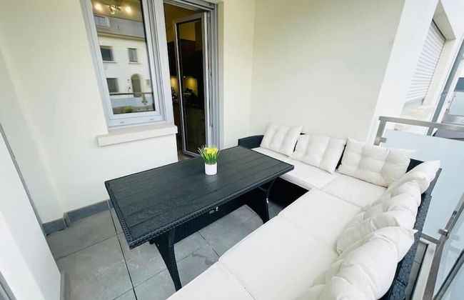 3 bedrooms in Center Terrace & Parking - Photo 13