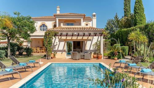 174 Gramacho Immaculately Presented Villa With P - Photo 2