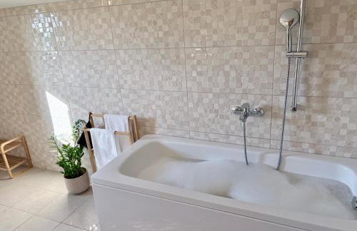 Villa Stone Pearl with heated swimming pool - Foto 39
