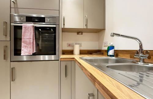 Laura's modern 1 bed apartment in Wimbledon - Foto 40