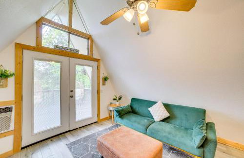 Cozy Cabin w/ Fire Pit: Walk to Lake Taneycomo! - Photo 6