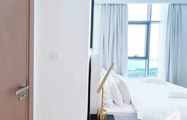 Cozy 1BR With Balcony & Views in Azizi Fawad - Photo 28