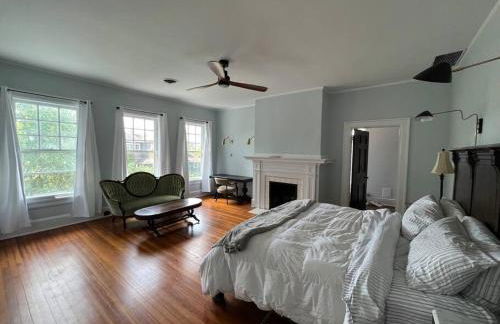 The Governor's Mansion - A Step Back in Time. - Foto 16