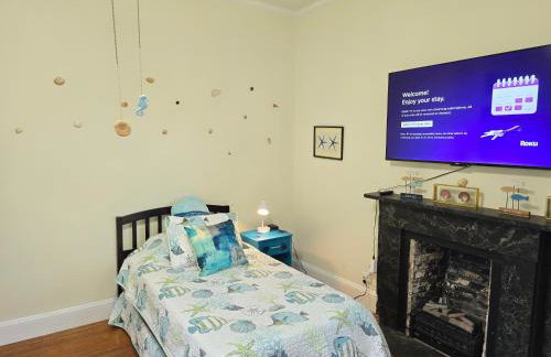 Newly Renovated Historic 6-Bedroom Manor, Where Timeless Elegance Meets Modern Luxury - Foto 77