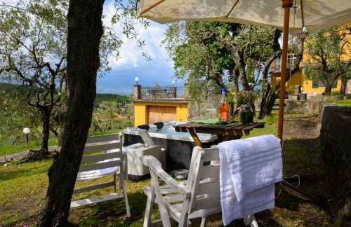 Villa panoramica con Jacuzzi privata tra Firenze & Lucca ,3 camere, 4 bagni - Foto 49