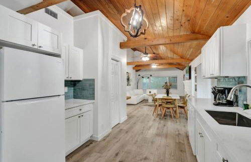 Tropical Oasis 2BR House w Pool - Foto 19