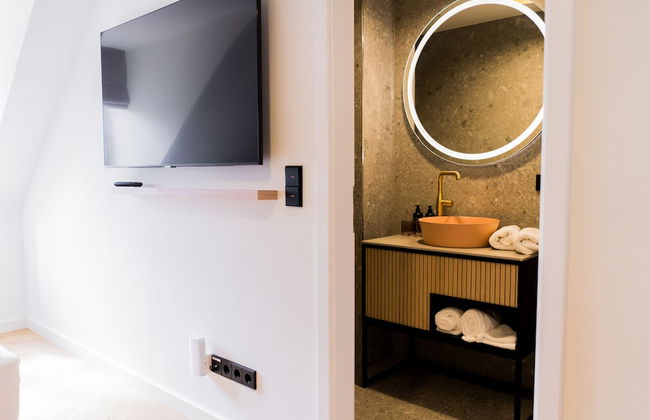 Bob W Peterhof - Photo 30