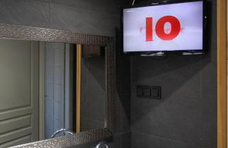 Τraditional fully detached villa on a luxurious hillock of Thessaloniki with its own garden also for family & wedding gatherings for 10 to 25 people only 15 minutes from airport - Foto 60