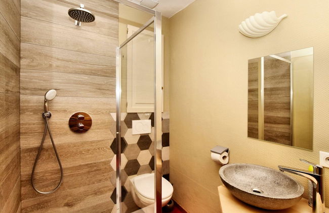 Magnificent Holiday Home in Baronville With Heated Pool & Billiards - Photo 25