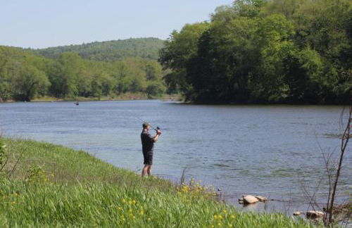 WOW!! Ultimate Pocono Retreat, Hot Tub, Game Room, Deck, Lakes, Skiing, Pools - Foto 46