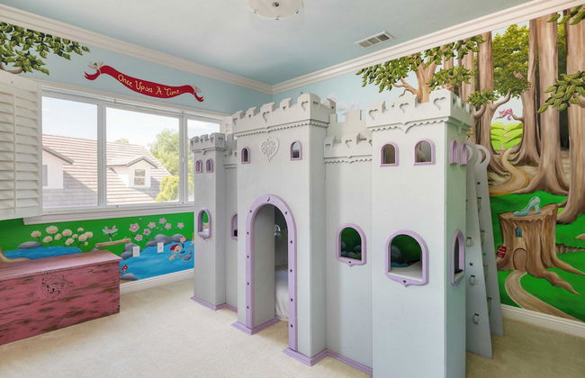 Grand Contento by Avantstay Extraordinary Estate w/ Pool & Movie Room - Photo 36