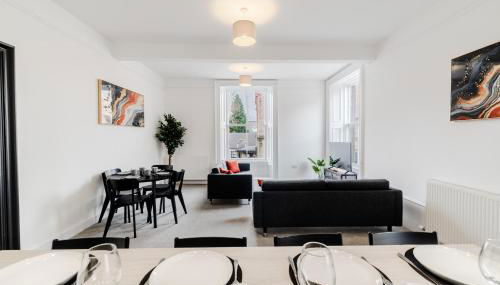 The Central 3BR First-Floor Apartment - Foto 1