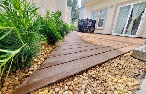 Coastal Castaway-Beach Retreat-Steps 2 Sand-Sleep 10-Pool-Hot tub - Foto 29