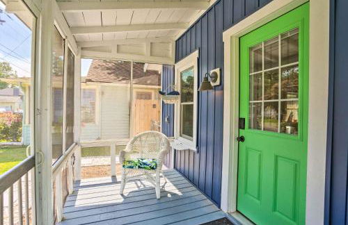 Chic Cottage with Private Yard Steps to Beach! - Foto 29