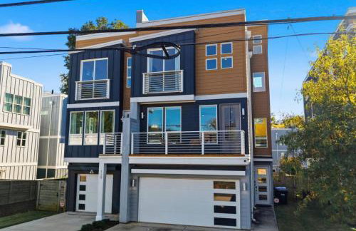 Modern 4-Story 3-BR Townhome with Rooftop Lounge - Foto 9