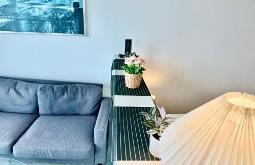 STUNNING!!! City-Center!! Retreat with Modern Amenities - Foto 18