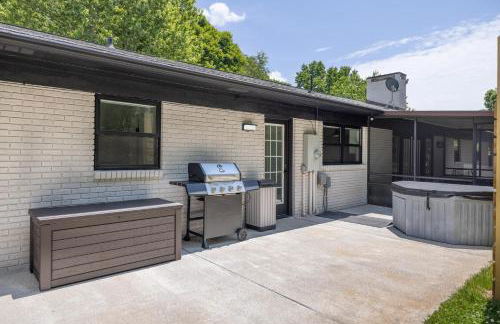 Mid-century Modern Impeccable Remodel with Hot Tub - Foto 2