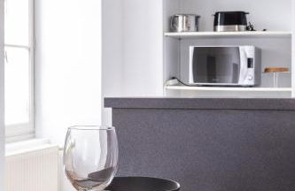 Gîte Terracotta de Segré ? cuisine ? chambre (lit queen size) ? salon - Photo 10